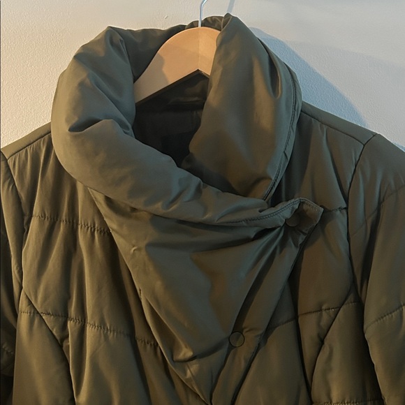 Mossimo Women’s Olive Green Puffer Coat w/ Multi-Way Collar - Picture 9 of 9